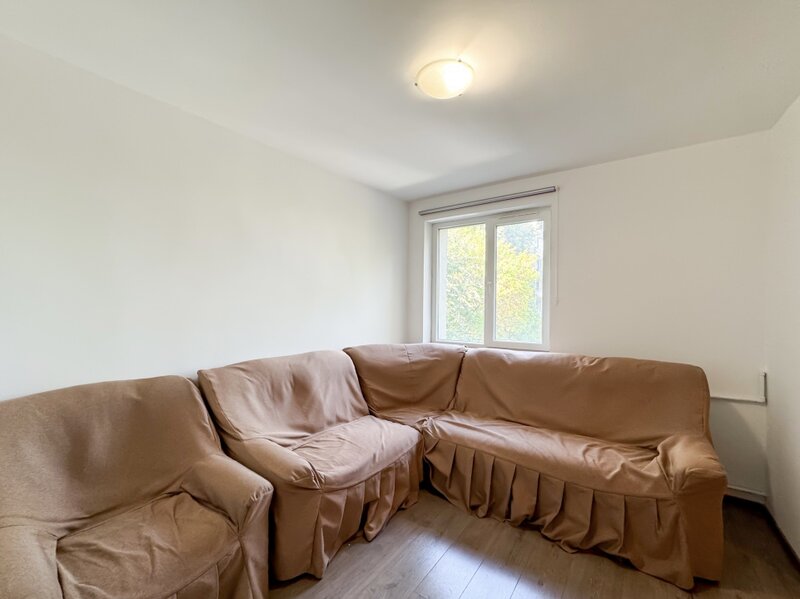 Piata Sudului, apartament 3 camere 60 mp, etaj 3/4, bloc reabilitat.