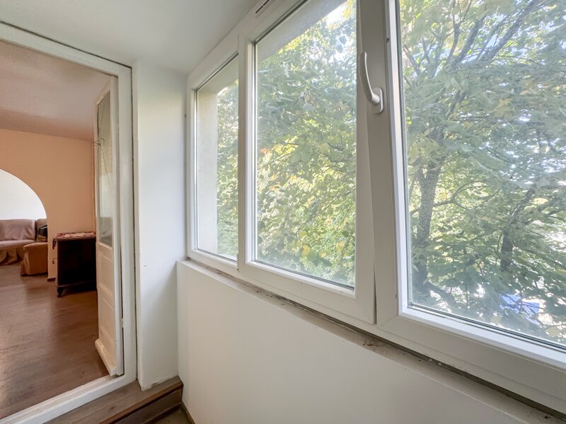 Piata Sudului, apartament 3 camere 60 mp, etaj 3/4, bloc reabilitat.